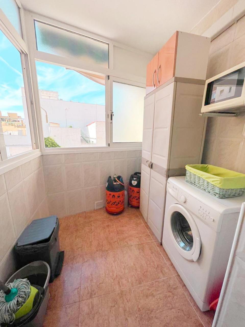 Large & Cozy Centrally Apartment Torremolinos Exterior photo