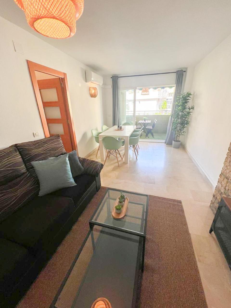 Large & Cozy Centrally Apartment Torremolinos Exterior photo
